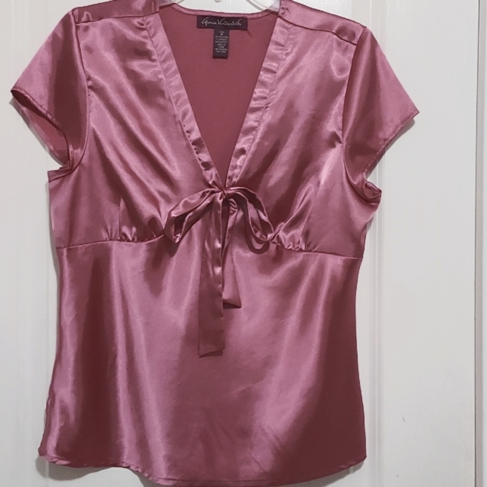 25. .Pink V- Neckl Blouse